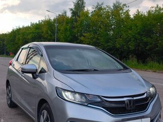 2018 Honda Fit III Рестайлинг, серый, 1350000 рублей, вид 4