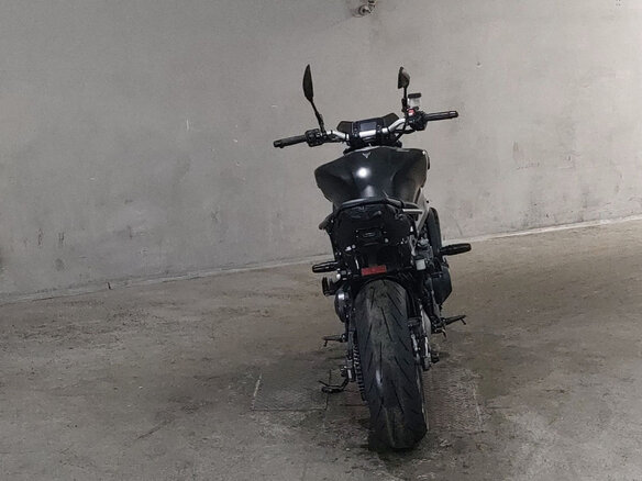2023 Yamaha MT-09 (FZ-09), чёрный - вид 3