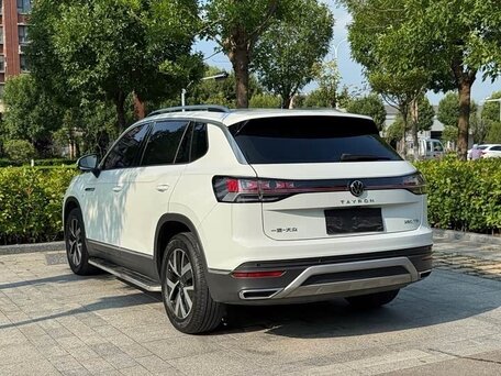 2023 Volkswagen Tayron I Рестайлинг, белый, 2570000 рублей, вид 4