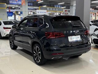 2023 Volkswagen Tharu I, чёрный, 1789000 рублей, вид 4