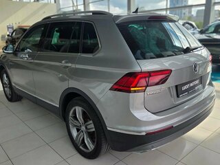 2017 Volkswagen Tiguan II, серый, 2195000 рублей, вид 3