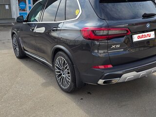 2022 BMW X5 45e IV (G05/G18), чёрный, 7500000 рублей, вид 5