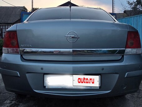 2011 Opel Astra H Рестайлинг, серый, 590000 рублей, вид 4