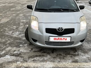2008 Toyota Yaris II, серый, 300000 рублей, вид 2