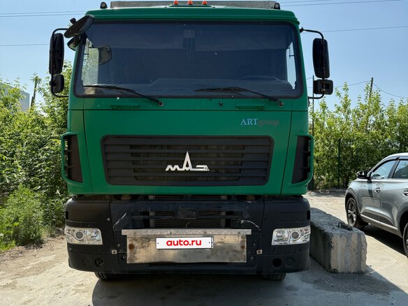 2017 МАЗ 5340, зелёный, 750000 рублей