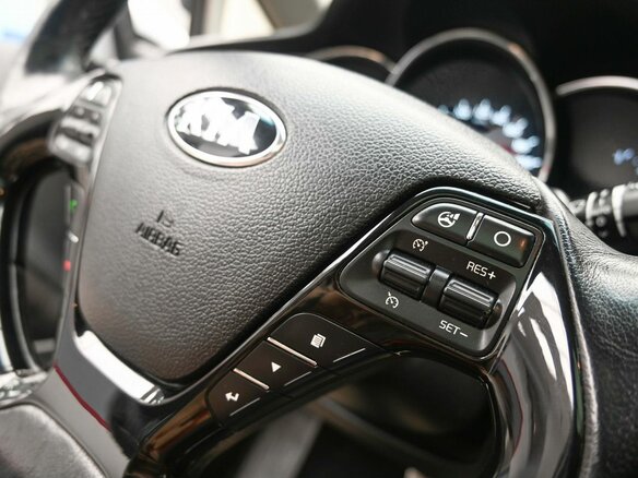 2016 Kia Ceed II Рестайлинг, серебристый, 1370000 рублей - вид 10