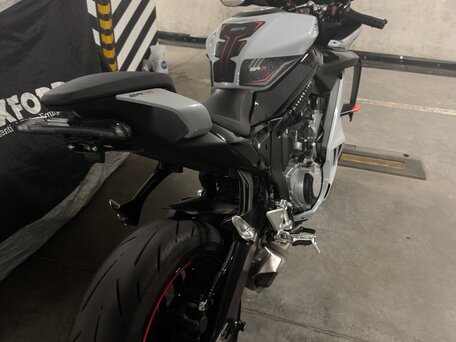 2025 CFMoto 675SR-R, серый, 650000 рублей, вид 4