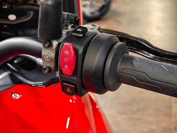 2026 Moto Morini X-CAPE 650, красный, 1499900 рублей - вид 15