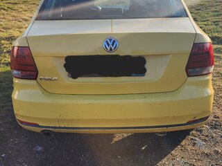 2019 Volkswagen Polo V Рестайлинг, жёлтый, 550000 рублей, вид 4