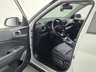 2023 Hyundai Venue I, белый, 1920000 рублей, вид 5