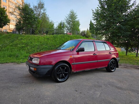 1994 Volkswagen Golf III, красный