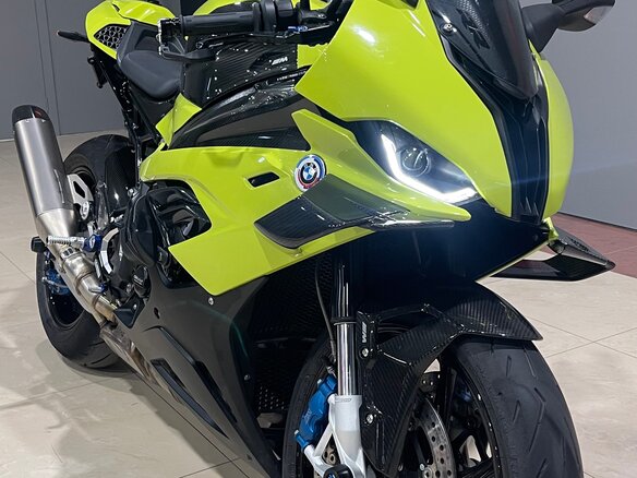2021 BMW M 1000 RR, жёлтый, 2140000 рублей - вид 1