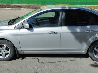 2009 Ford Focus II Рестайлинг, серебристый, 500000 рублей, вид 5