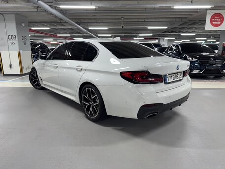 2022 BMW 5 серии 530i VII (G30/G31/G38) Рестайлинг, белый, 5400000 рублей, вид 4