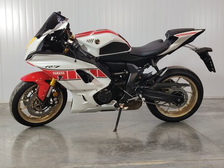 2022 Yamaha YZF-R7, белый, 829000 рублей, вид 5