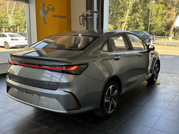 2025 BAIC U5 Plus, серый, 2300000 рублей - вид 5