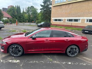 2021 Kia K5 III, красный, 2450000 рублей, вид 5