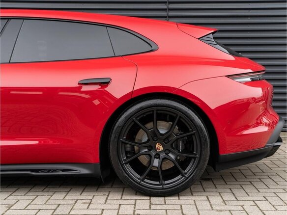 2026 Porsche Taycan GTS Sport Turismo I Рестайлинг, красный - вид 35