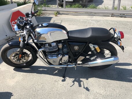 2024 Royal Enfield Continental GT, серебристый, 600000 рублей, вид 2