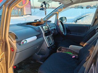 2009 Toyota Noah II (R70), серый, 1400000 рублей, вид 5