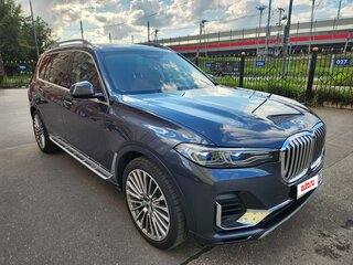 2022 BMW X7 40i I (G07), серый, 9100000 рублей, вид 4