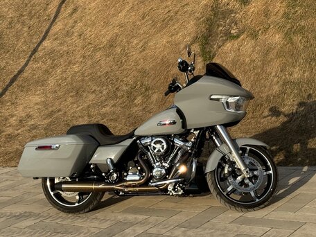 2024 Harley-Davidson Road Glide, серый, 3150000 рублей, вид 2