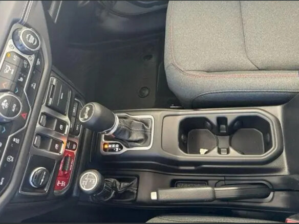 2025 Jeep Wrangler IV (JL) Рестайлинг, зелёный, 8561021 рублей - вид 19