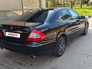 2008 Mercedes-Benz E-Класс 550 III (W211, S211) Рестайлинг, чёрный, 1600000 рублей, вид 3