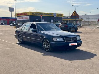 1998 Mercedes-Benz S-Класс 320 III (W140) Рестайлинг, синий, 700000 рублей, вид 4