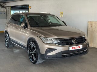 2021 Volkswagen Tiguan II Рестайлинг, коричневый, 3100000 рублей, вид 1