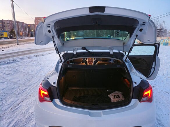 2012 Opel Astra GTC J Рестайлинг, белый, 750000 рублей - вид 18