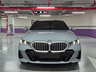 2025 BMW 5 серии Long 530Li xDrive VIII (G60/G61/G68), серый, 8974000 рублей, вид 3
