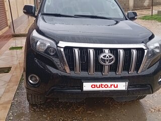 2015 Toyota Land Cruiser Prado 4-speed 150 Series Рестайлинг 1, чёрный, 2700000 рублей, вид 4