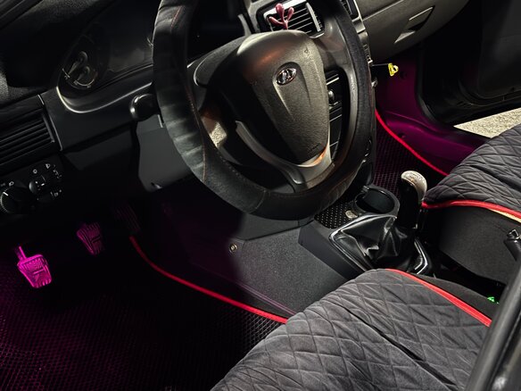 2015 Lada (ВАЗ) Priora I Рестайлинг, чёрный, 625000 рублей - вид 4