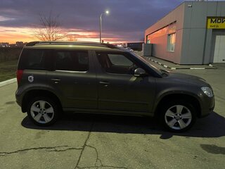 2012 Skoda Yeti I, коричневый, 900000 рублей, вид 4