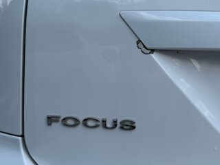 2010 Ford Focus II Рестайлинг, белый, 585000 рублей, вид 2