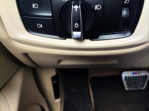 2013 BMW X5 50i III (F15), белый, 3490000 рублей - вид 28