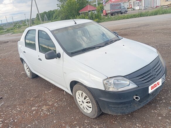 2013 Renault Logan I Рестайлинг, белый, 250000 рублей - вид 1