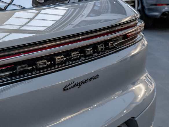 2026 Porsche Cayenne III Рестайлинг, серый, 20250000 рублей - вид 19