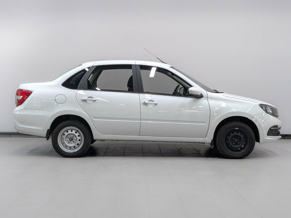 2024 Lada (ВАЗ) Granta I Рестайлинг, белый, 655000 рублей - вид 3
