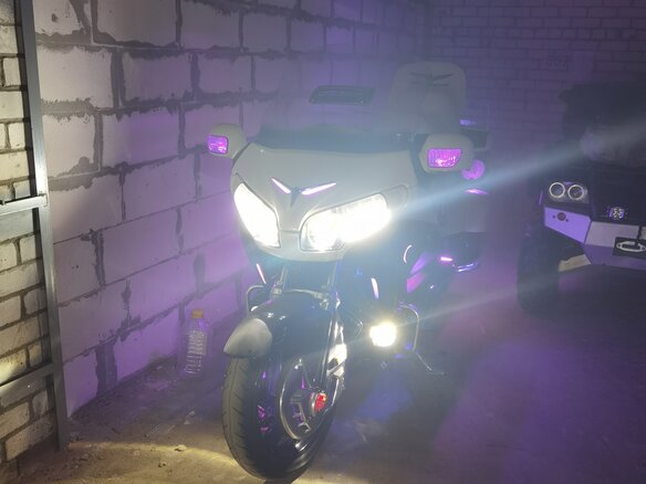 2014 Honda GL 1800 Gold Wing, белый, 1500000 рублей - вид 2