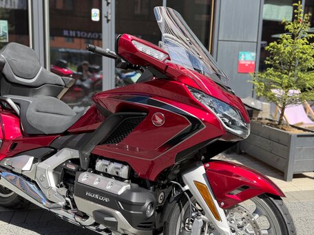2026 Honda GL 1800 Gold Wing, красный, 3750000 рублей, вид 2
