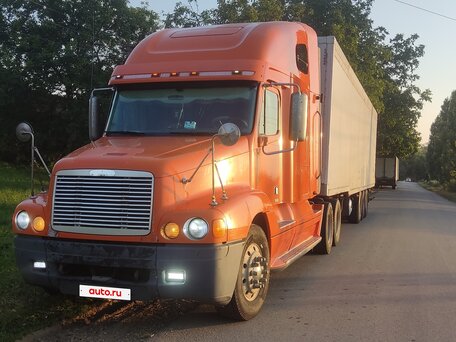 2002 Freightliner Century Class, оранжевый, 2700000 рублей, вид 1