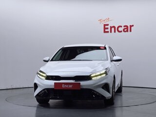 2022 Kia K3 II Рестайлинг, белый, 1810678 рублей, вид 3