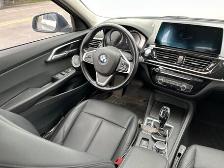 2022 BMW 1 серии 120i III (F52) Рестайлинг, белый, 1540000 рублей, вид 4