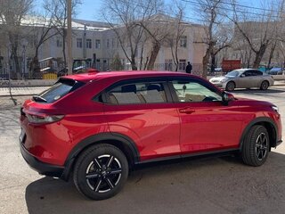 2021 Honda Vezel II, красный, 2699000 рублей, вид 4