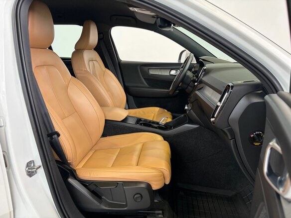 2021 Volvo XC40 I, белый, 3399000 рублей - вид 9