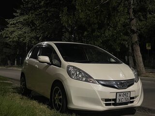 2010 Honda Fit Hybrid II, белый, 850000 рублей, вид 5