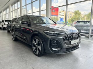 2025 Audi Q5 Sportback TFSI quattro S tronic II (GU), серый, 8000000 рублей, вид 3