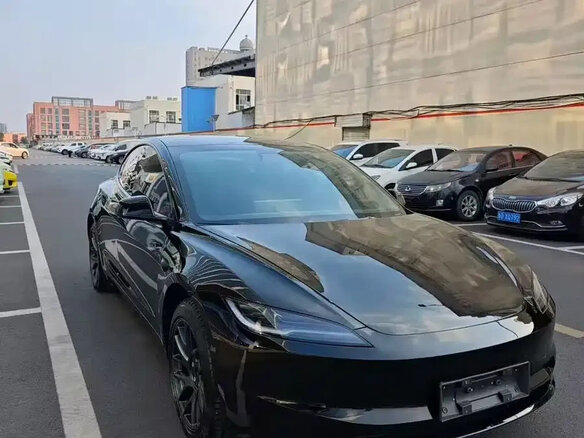 2026 Tesla Model 3 Long Range RWD I Рестайлинг, чёрный - вид 2